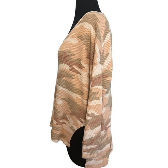 American Eagle Oversized Waffle Knit Pink Camo Top Size Small - Picture 3 of 7